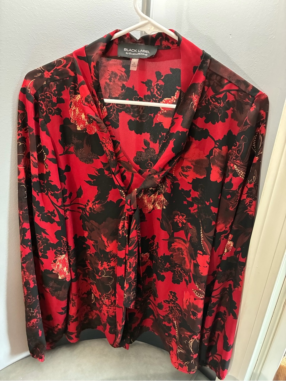 Evan Picone Red and Black Floral Tie-Neck Blouse